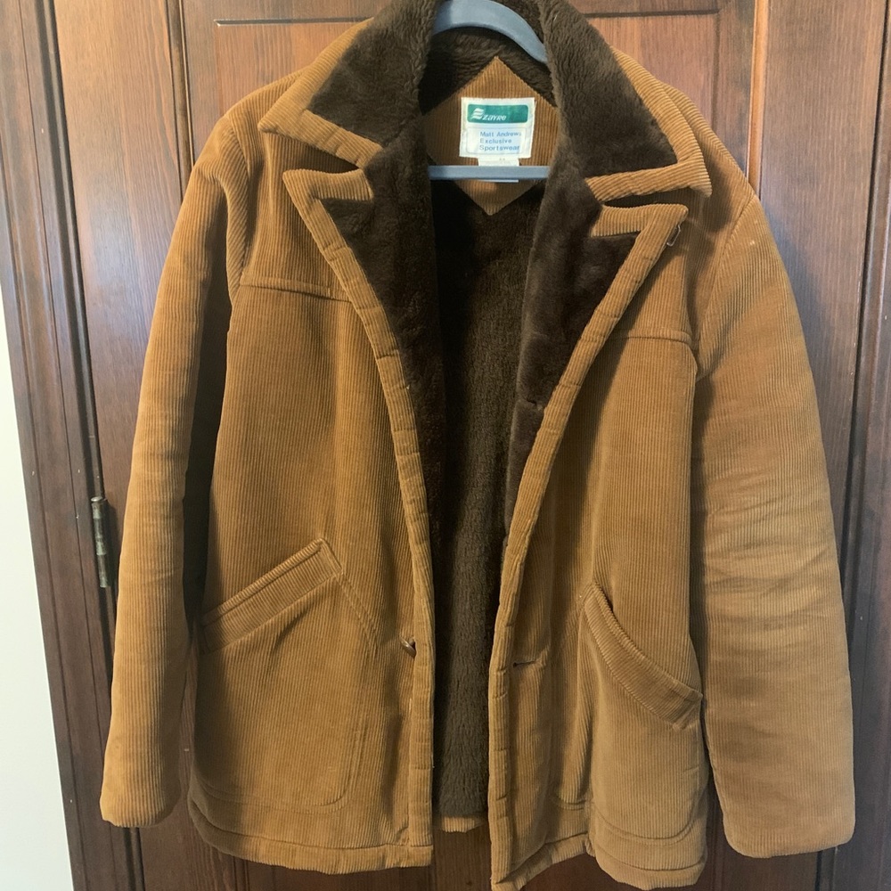 SOLD- Vintage men’s 100% cotton corduroy jacket